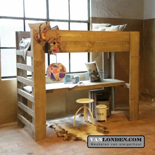 Steigerhouten hoogslaper met bureau Jelmar (Sale) Steigerhouten hoogslaper met bureau Jelmar (Sale)